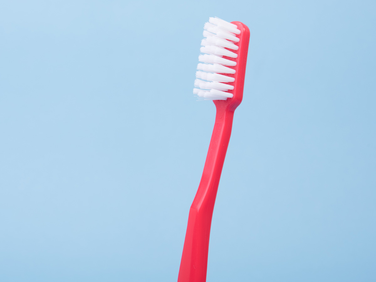 ¿Cómo elegir un cepillo dental adecuado?