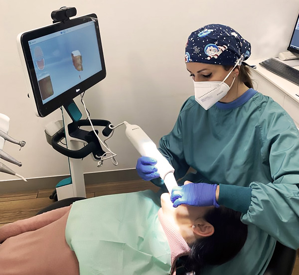 Funcionamiento Escáner Intraoral Ítero | Ustrell & García Clínica Dental 